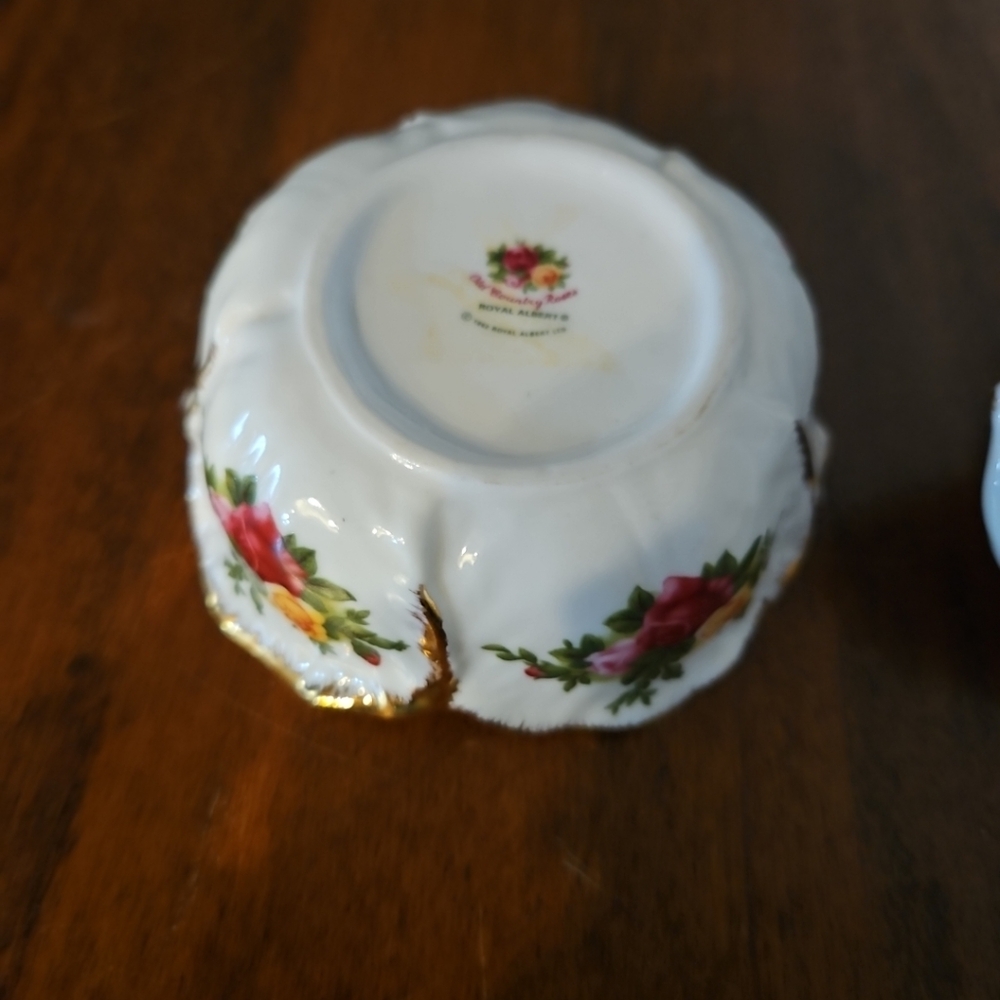 RARE ROYAL ALBERT OLD COUNTRY ROSES BUNNY RABBIT Trinkett Jewelry Box Figurine - Picture 5 of 8